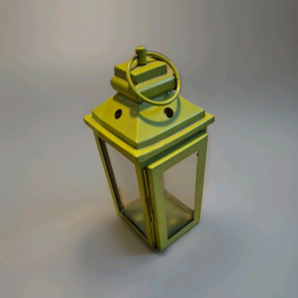 METAL‎ GREEN DECORATIVE LANTERN